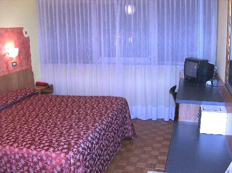 Ai Ronchi Motor Hotel Bréscia Quarto foto