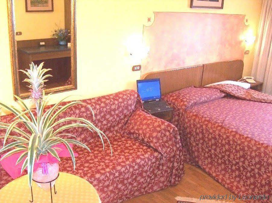 Ai Ronchi Motor Hotel Bréscia Quarto foto