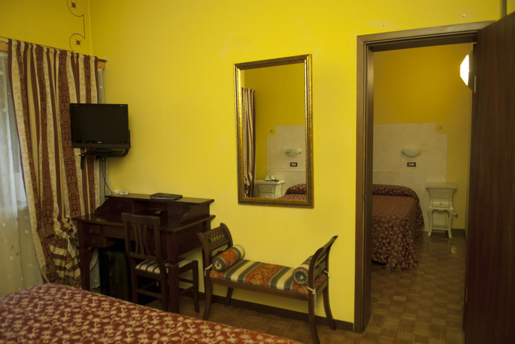 Ai Ronchi Motor Hotel Bréscia Quarto foto